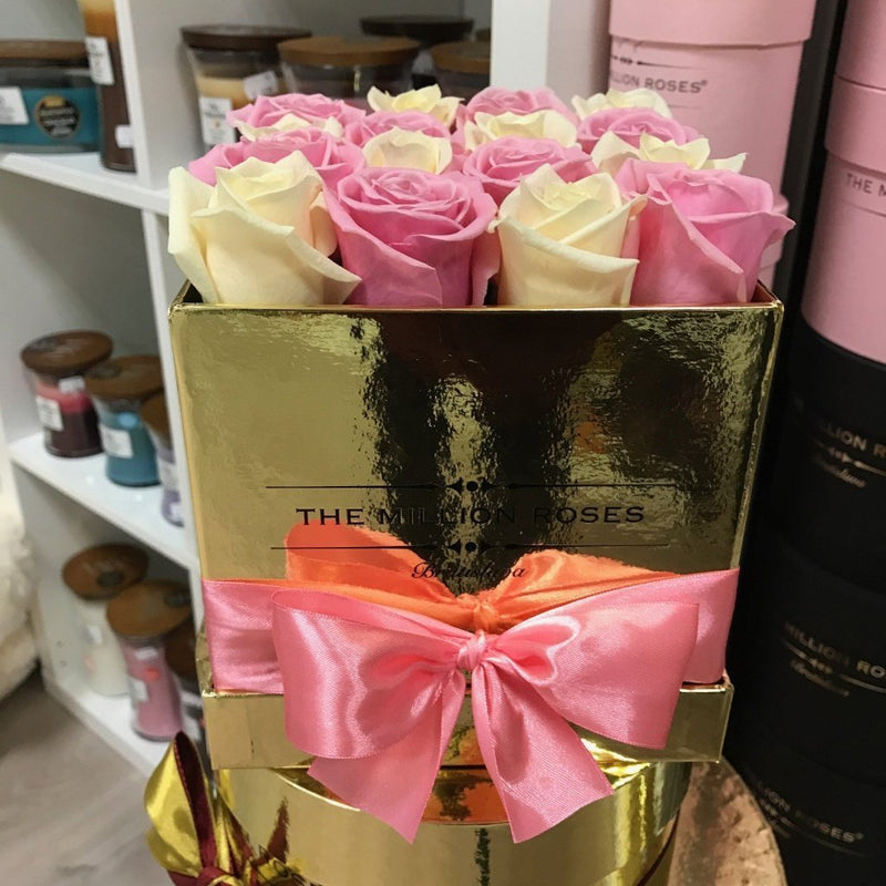 Cube - White & Pink Roses - Gold Box - The Million Roses Slovakia