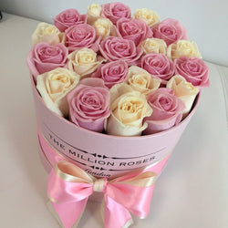 Small - White & Pink Roses  - Pink Box - The Million Roses Slovakia